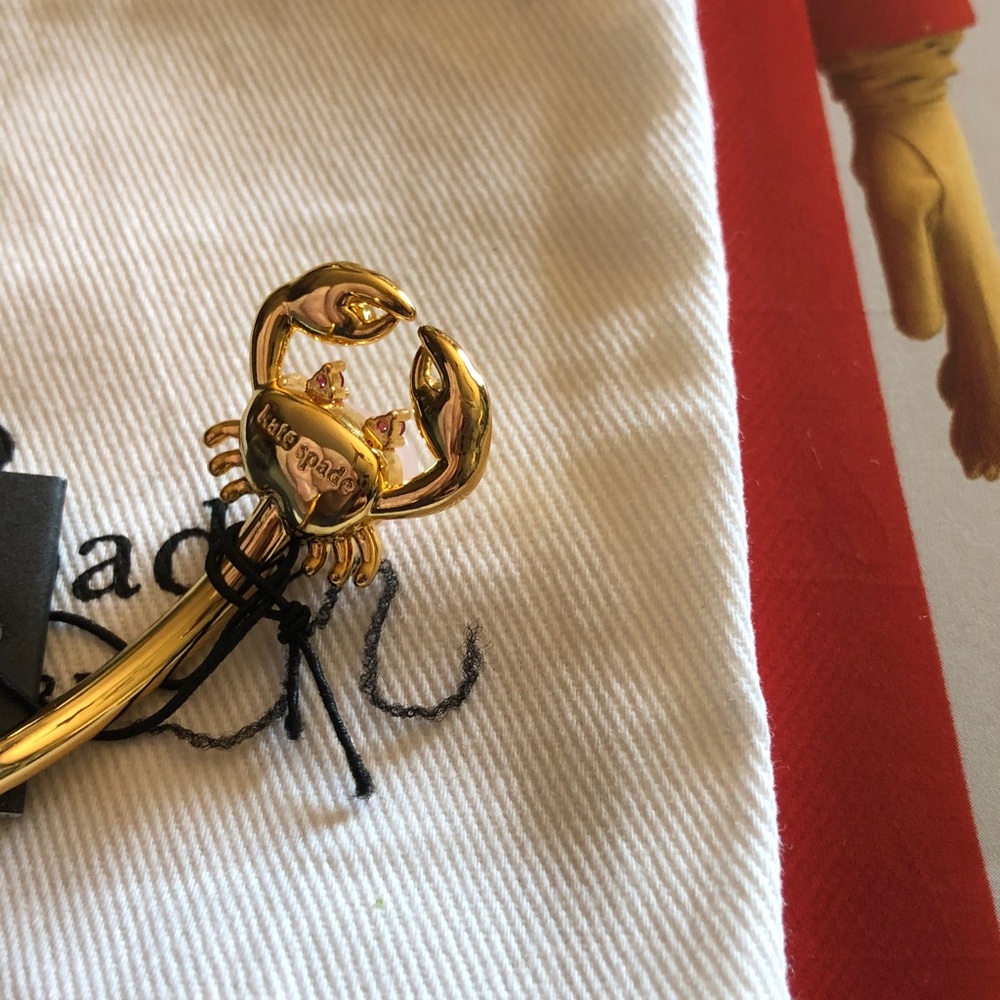 Authentic New/tag kate spade Gold Tone Open-Ended Cuff with a starfish and crab - Picture 10 of 10